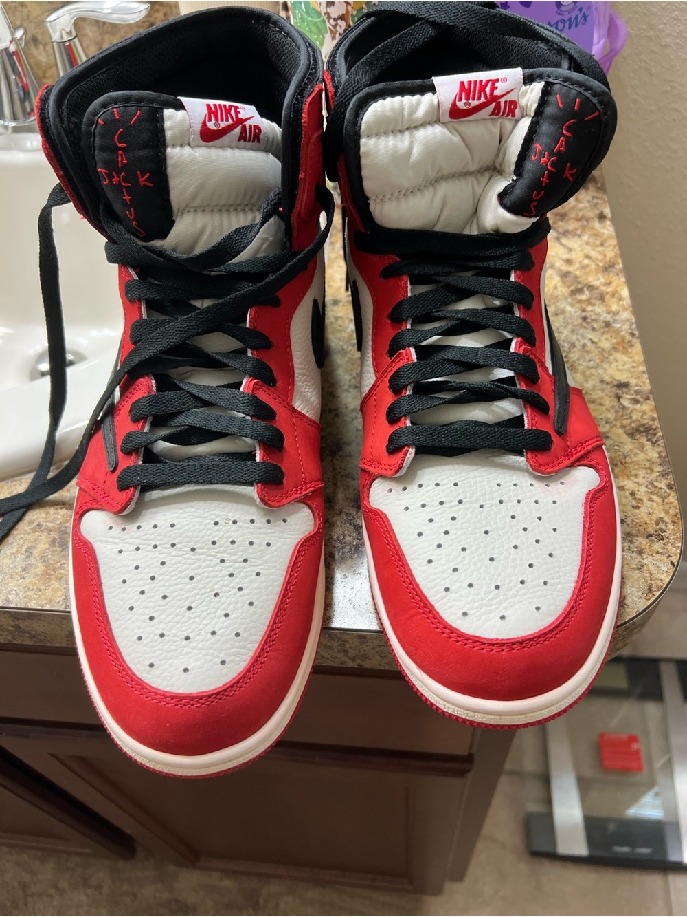 Nike Air Jordan 1 High - Cactus Jack Fantasy pair colorway from the movie “AIR” - Picture 10 of 11